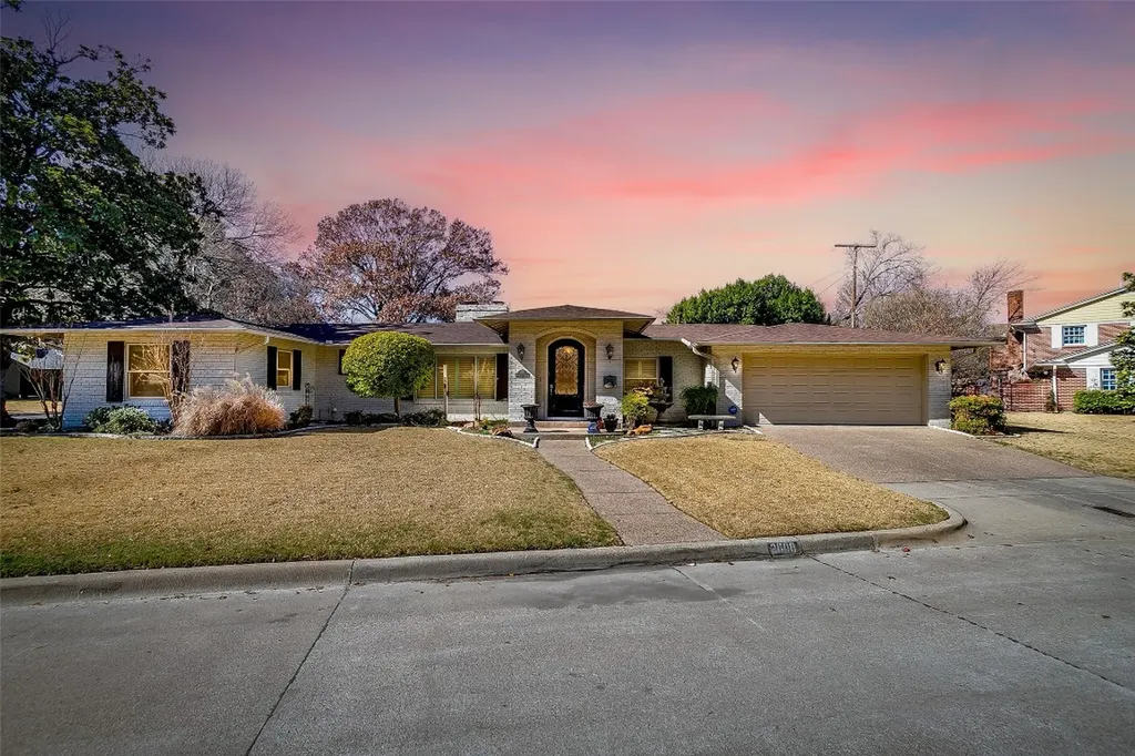2608 Hartwood Drive Fort Worth TX 76109