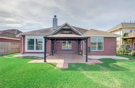 814 N Elder Grove Drive N Pearland TX 77584