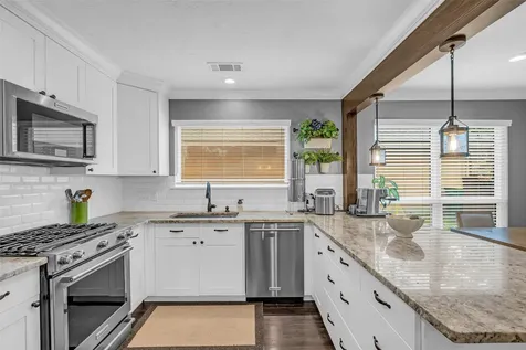 11 Barnstable Place The Woodlands TX 77381