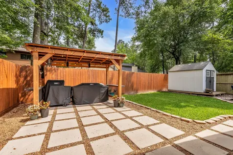 11 Barnstable Place The Woodlands TX 77381