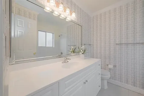 2121 Fountain View Drive 22 Houston TX 77057