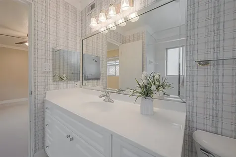 2121 Fountain View Drive 22 Houston TX 77057