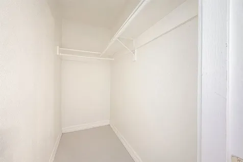 2121 Fountain View Drive 22 Houston TX 77057