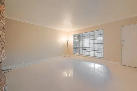 2121 Fountain View Drive 22 Houston TX 77057