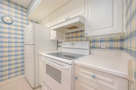 2121 Fountain View Drive 22 Houston TX 77057