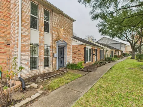 6416 Bankside Drive 42 Houston TX 77096