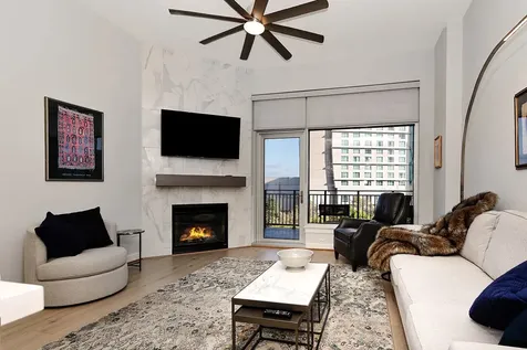 3 Waterway Court 5c The Woodlands TX 77380