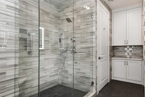 3 Waterway Court 5c The Woodlands TX 77380