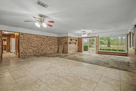 4473 Fm 2518 Road Cleveland TX 77327