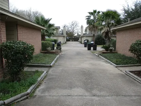 10826 Sugar Hill Drive B Houston TX 77042