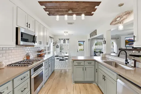 6621 Blue Hollow Lane Dickinson TX 77539