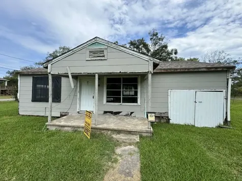 803 Chester Street West Orange TX 77630