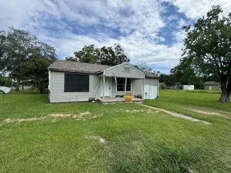 803 Chester Street West Orange TX 77630
