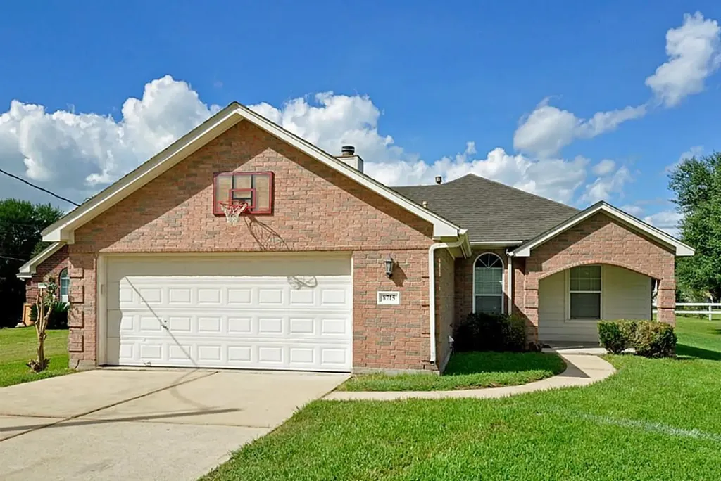 8715 Charity Street Needville TX 77461