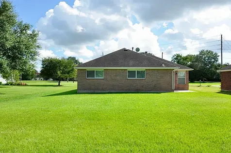 8715 Charity Street Needville TX 77461