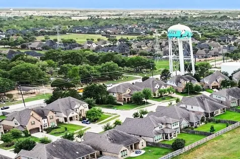 6710 Cottonwood Crest Lane Katy TX 77493