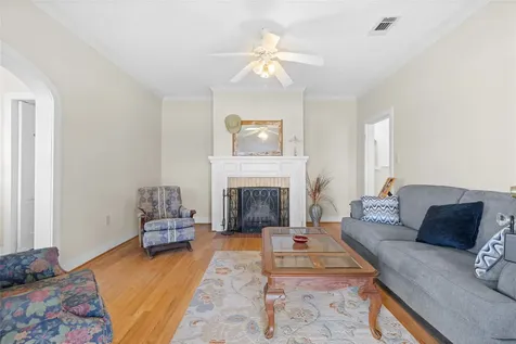 18218 Buck Road Washington TX 77880