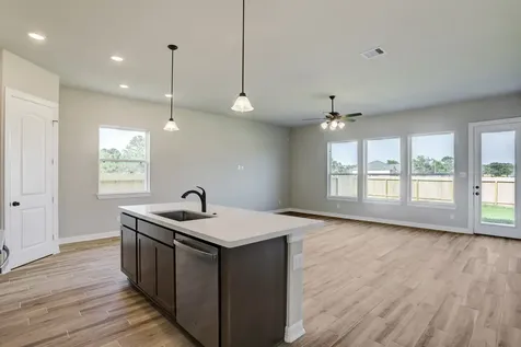 1615 Friendship Trail Seabrook TX 77586