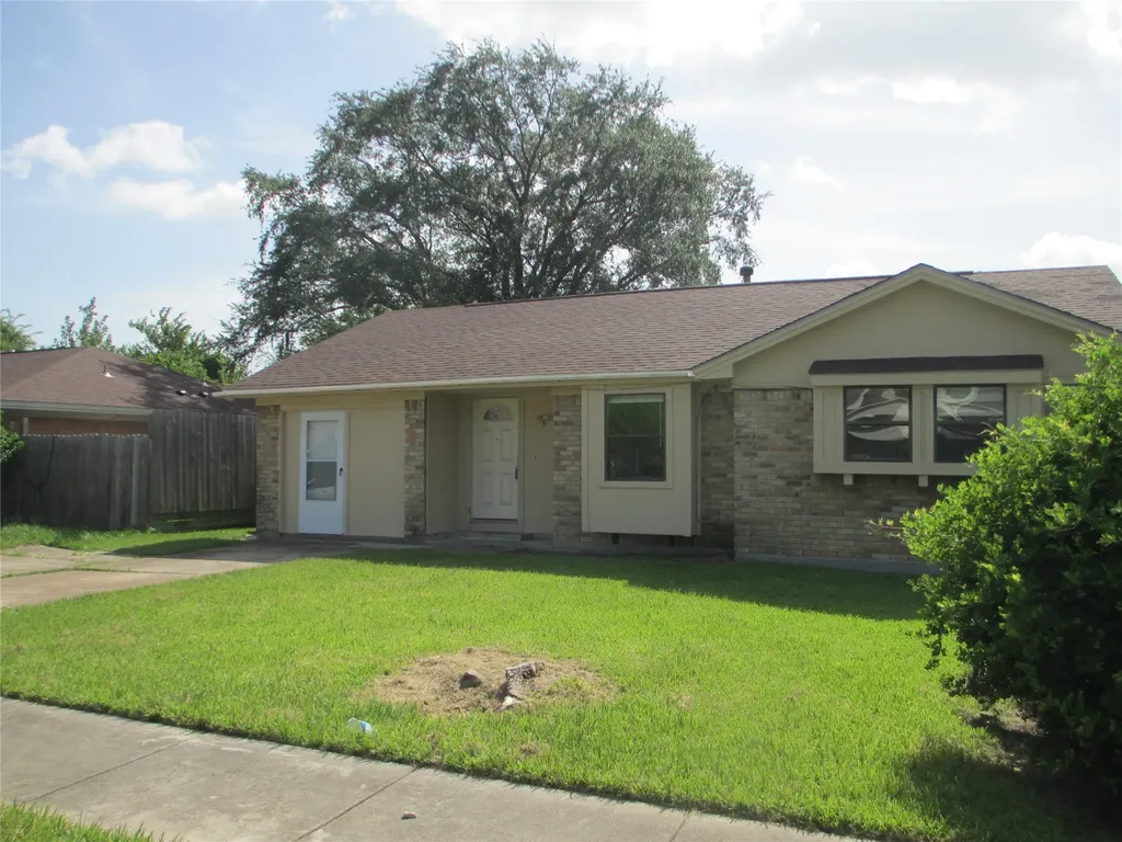 4504 Hemlock Drive Baytown TX 77521