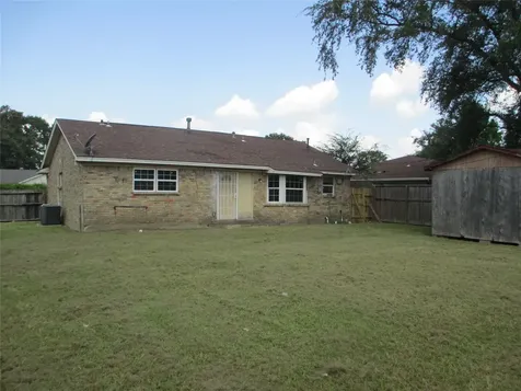 4504 Hemlock Drive Baytown TX 77521