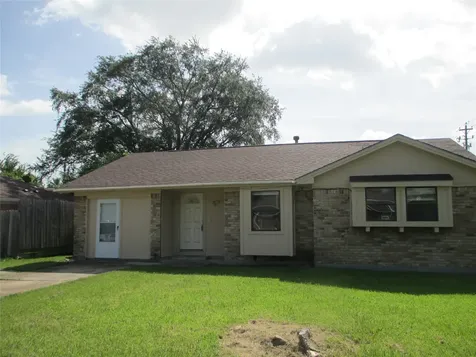 4504 Hemlock Drive Baytown TX 77521
