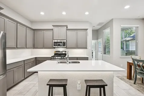 230 Biltmore Loop Montgomery TX 77316