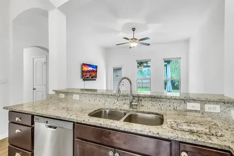135 Brocks Lane Montgomery TX 77356