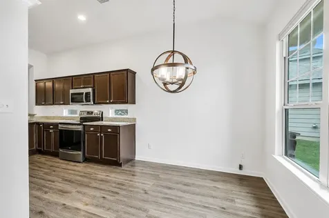 135 Brocks Lane Montgomery TX 77356