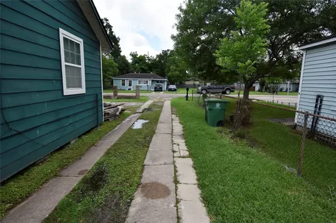 6229 Clover Ridge Street Houston TX 77087