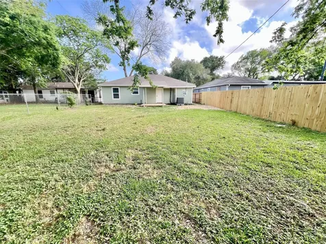 1010 15th Avenue N Texas City TX 77590