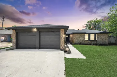 205 Cole Street Webster TX 77598