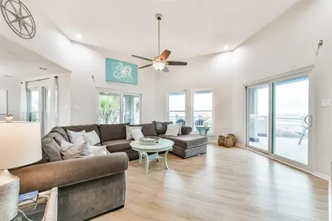 18611 W De Vaca Lane Galveston TX 77554