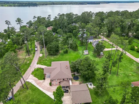 14464 Charred Oaks Drive Willis TX 77318