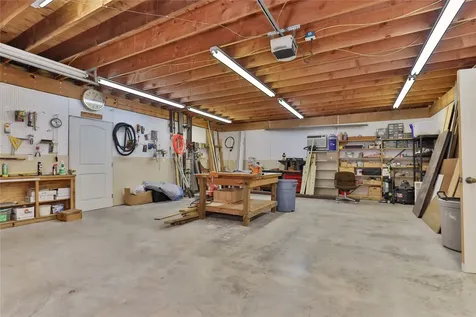 248 Wentworth Drive West Columbia TX 77486
