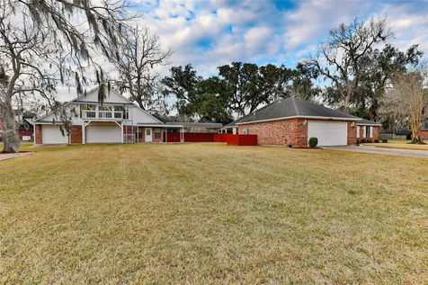 248 Wentworth Drive West Columbia TX 77486