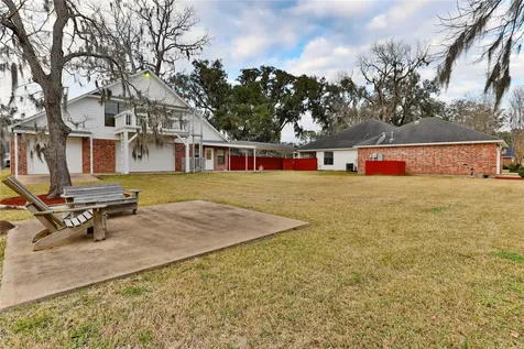 248 Wentworth Drive West Columbia TX 77486