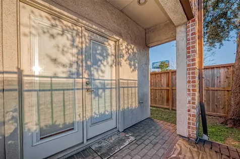 2227 Chenevert Street Houston TX 77003