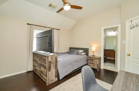 206 Wild Oak Run Houston TX 77094