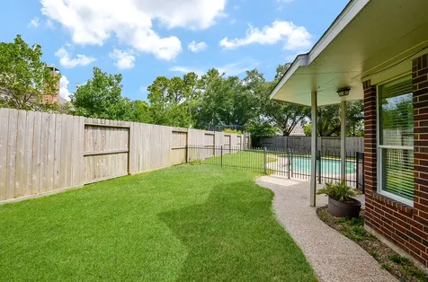 206 Wild Oak Run Houston TX 77094