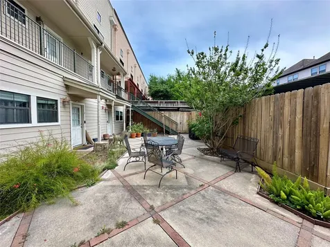 1602 Elgin Street 13 Houston TX 77004