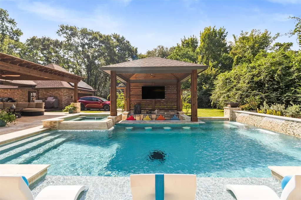 10 Holly Tree Lane Spring TX 77373