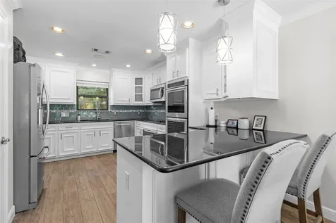 10 Holly Tree Lane Spring TX 77373