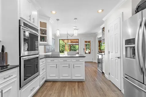10 Holly Tree Lane Spring TX 77373