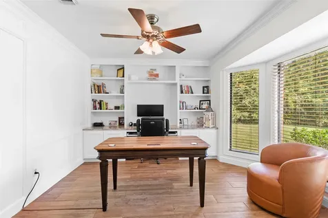10 Holly Tree Lane Spring TX 77373
