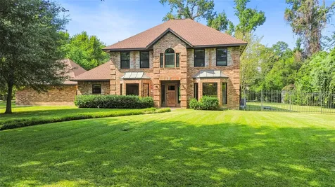 10 Holly Tree Lane Spring TX 77373