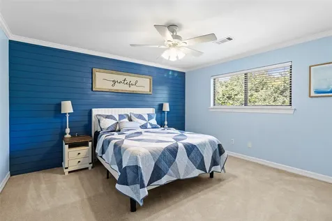 10 Holly Tree Lane Spring TX 77373
