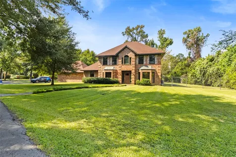10 Holly Tree Lane Spring TX 77373