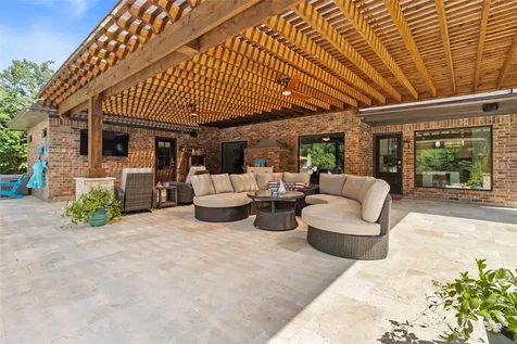10 Holly Tree Lane Spring TX 77373