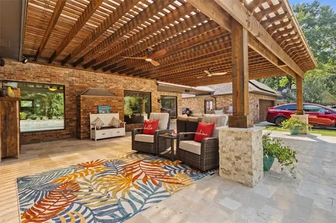 10 Holly Tree Lane Spring TX 77373