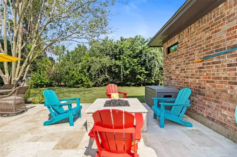 10 Holly Tree Lane Spring TX 77373